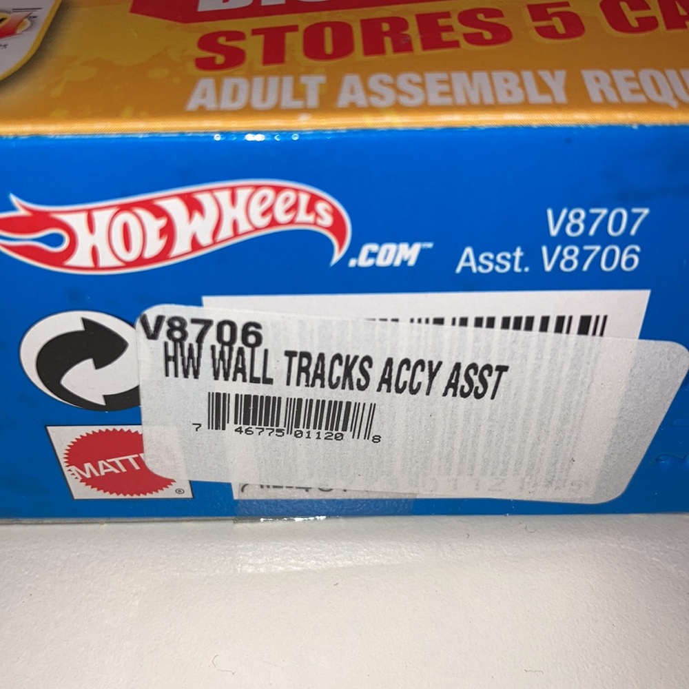 Hot Wheels Display Rack Wall Tracks - Picture 6 of 8